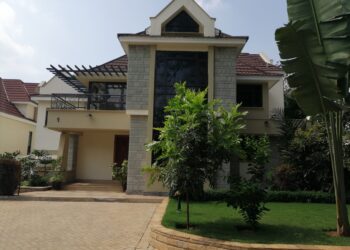 6 Bedroom Townhouse To Let